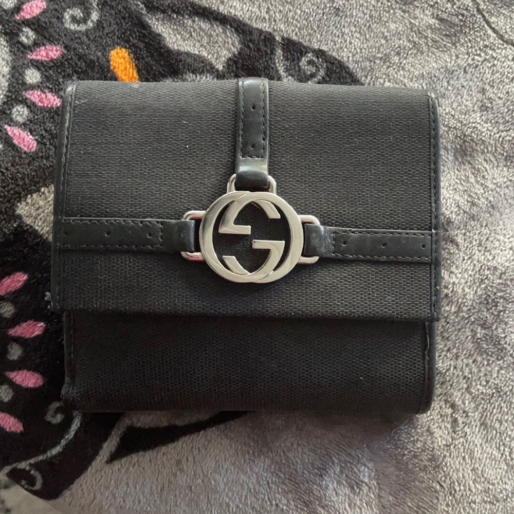 Black Gucci wallet